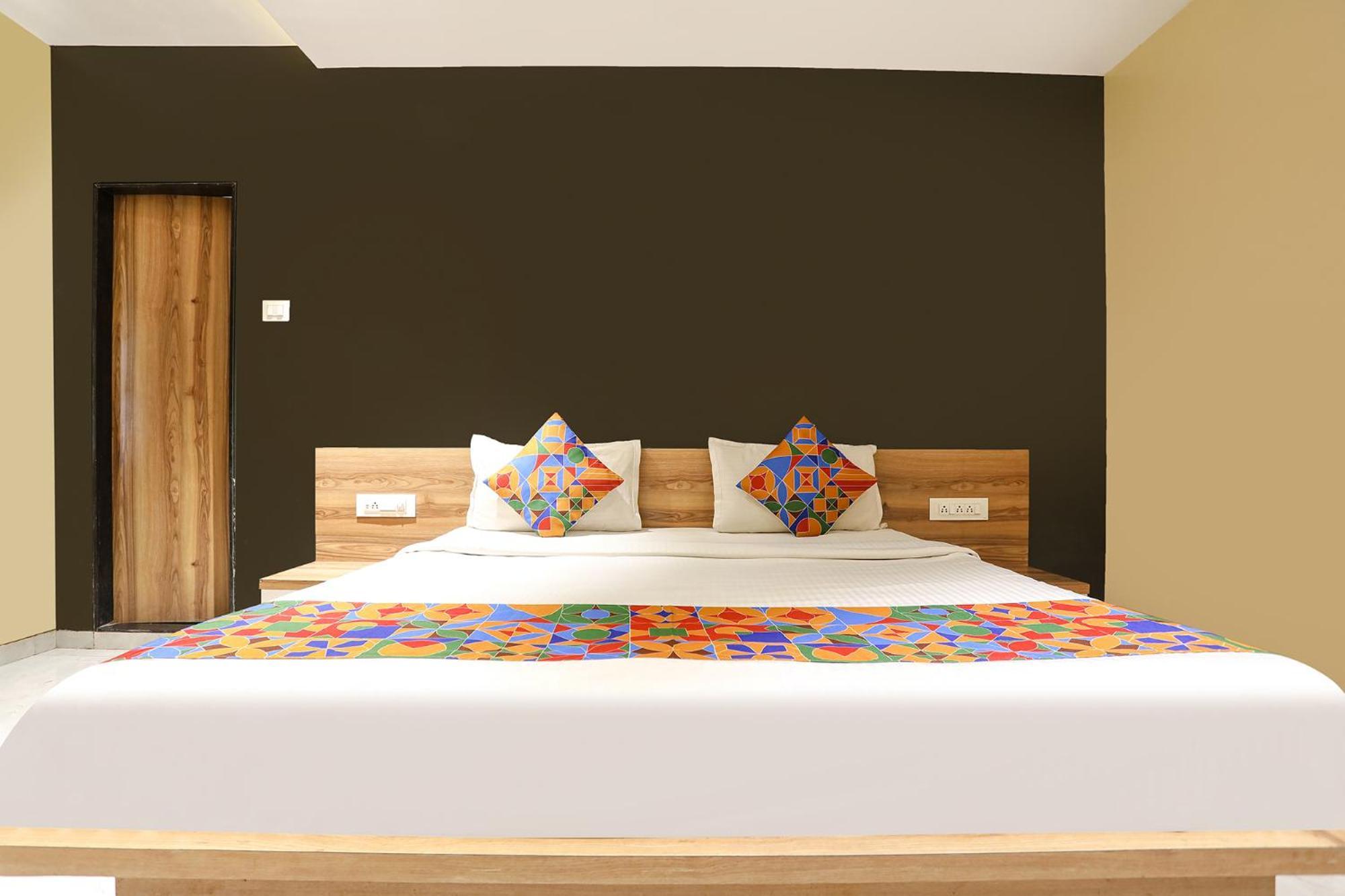 Fabhotel Radhika Ex Aurangabad  Exterior photo